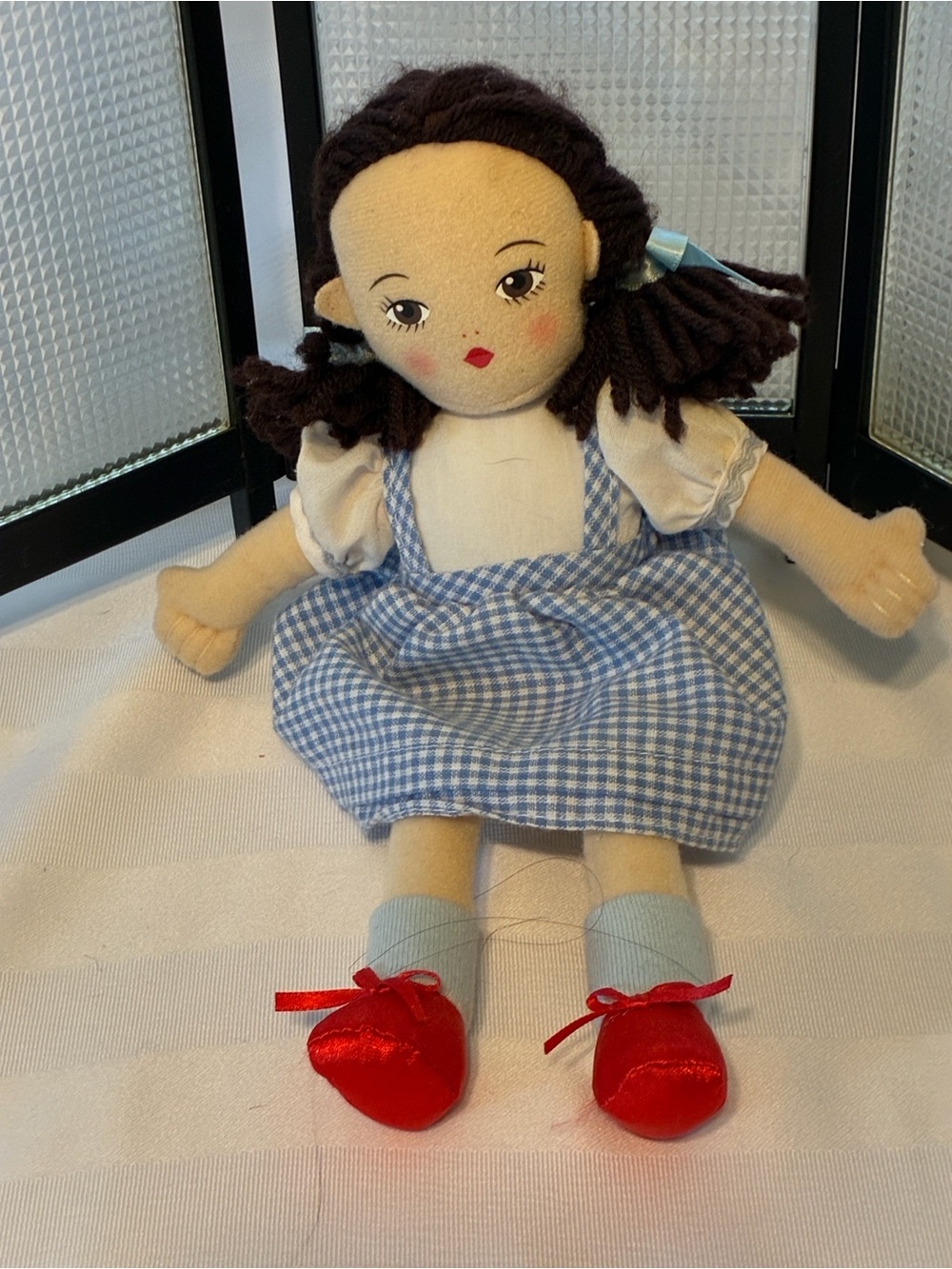 Madame Alexander 2011 On the Yellow Brick Road OZ - Dorothy
